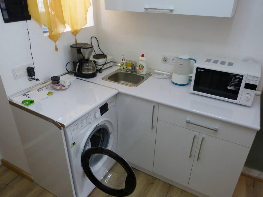 Live-Inn Stunning Apartment On Azneft Sq With President Palace & Old City Views Baku Ngoại thất bức ảnh