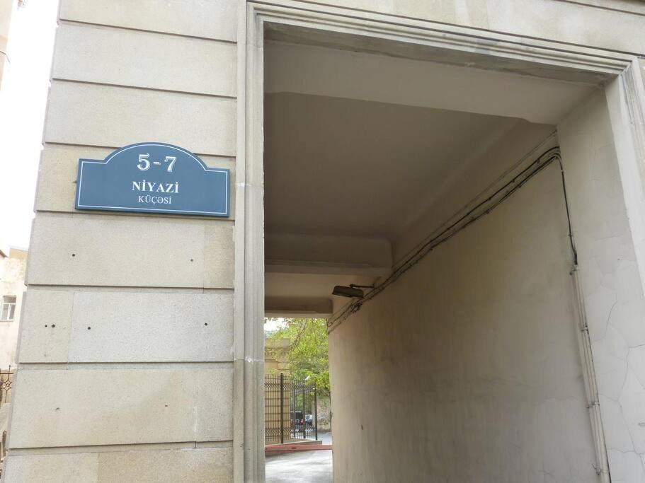 Live-Inn Stunning Apartment On Azneft Sq With President Palace & Old City Views Baku Ngoại thất bức ảnh