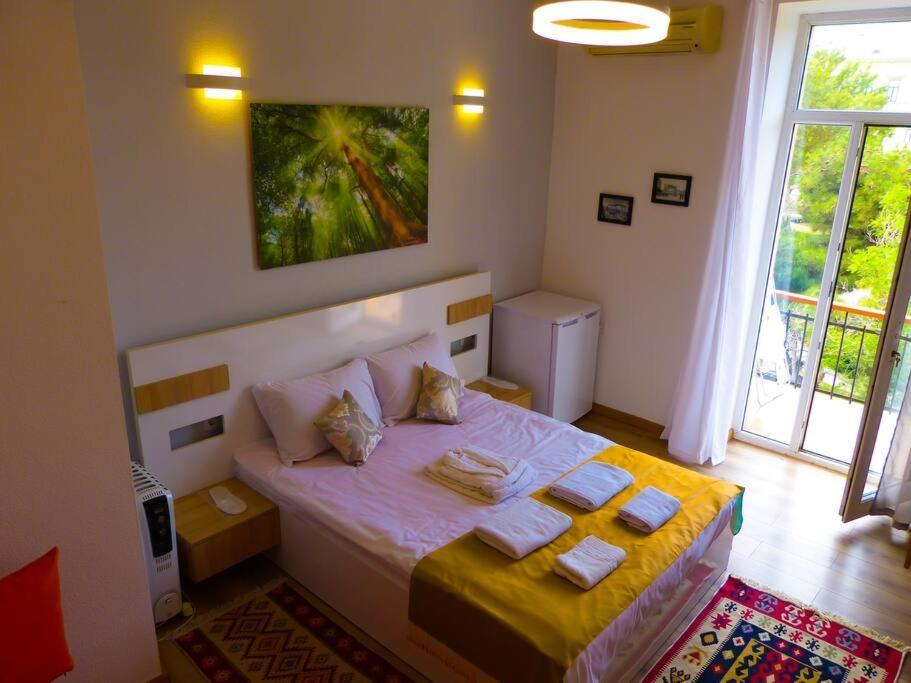 Live-Inn Stunning Apartment On Azneft Sq With President Palace & Old City Views Baku Ngoại thất bức ảnh